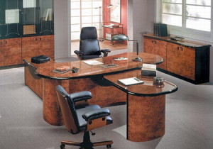 Как выбрать в Казани офисный стол и другую офисную мебель?