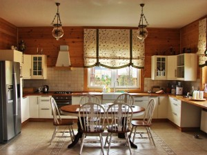 Как выбрать кухонные шторы