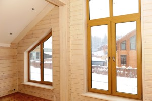 Чем хороши окна деревянные для дачи