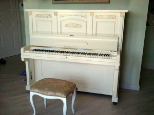 Реставрация внешней отделки пианино