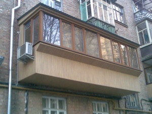 Остекление балкона  и отделка балкона в хрущевке