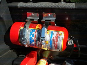 Огнетушитель для автомобиля — выбираем какой огнетушитель нужен?