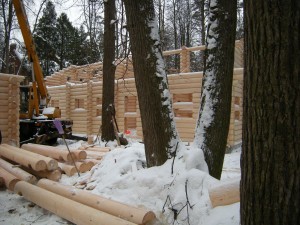 Оцилиндрованное бревно в строительной технологии