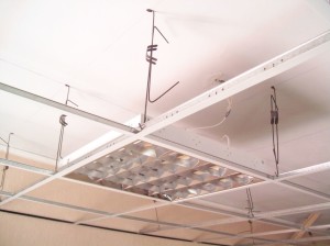 Как сделать потолок своими руками: натяжной и подвесной потолок