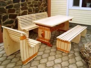 Садовая мебель из дерева: вещи, которые служат десятилетия