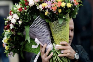 Как часто мужчины дарят цветы и что их останавливает