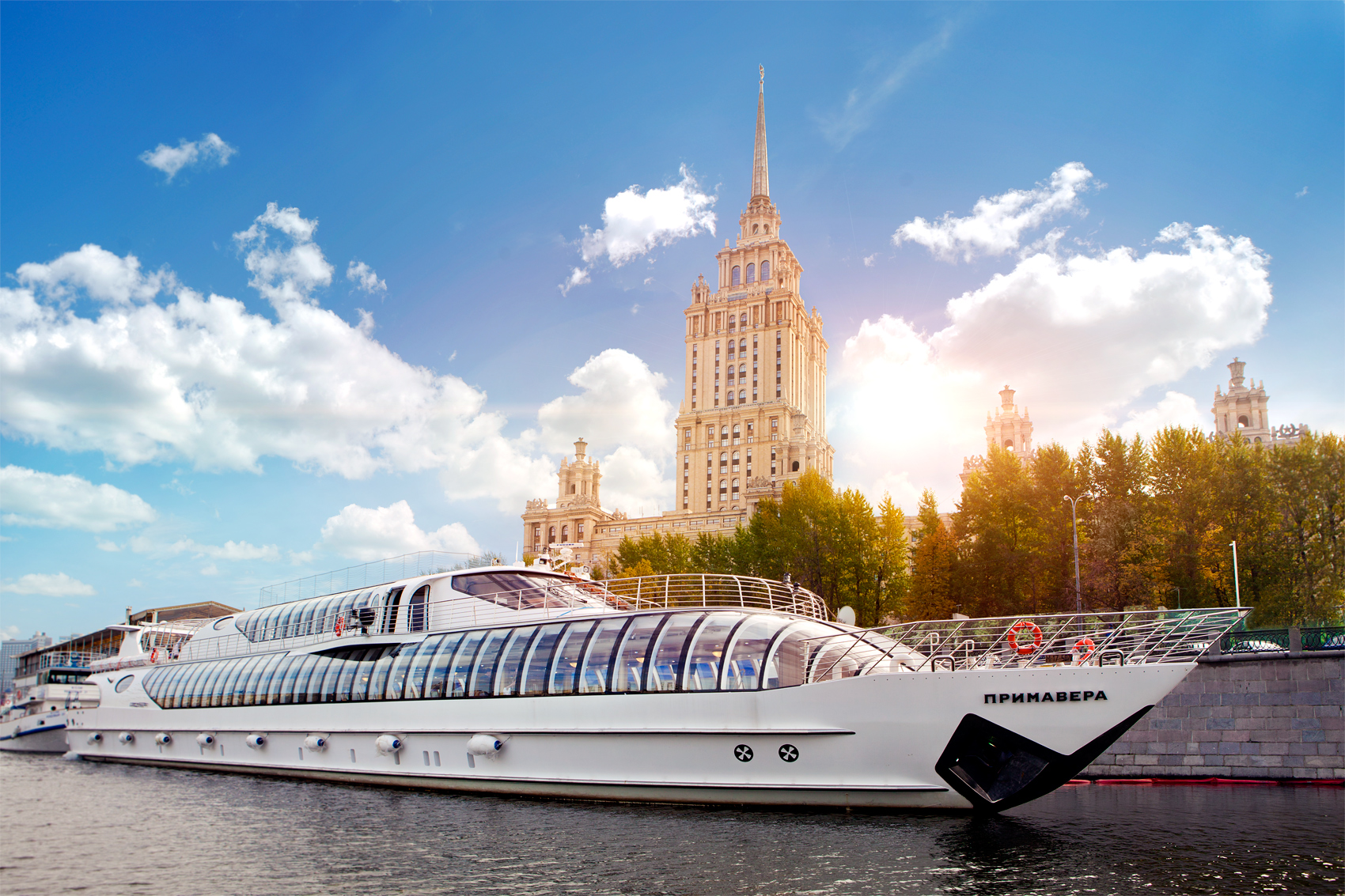 Водные экскурсии по Москве-реке