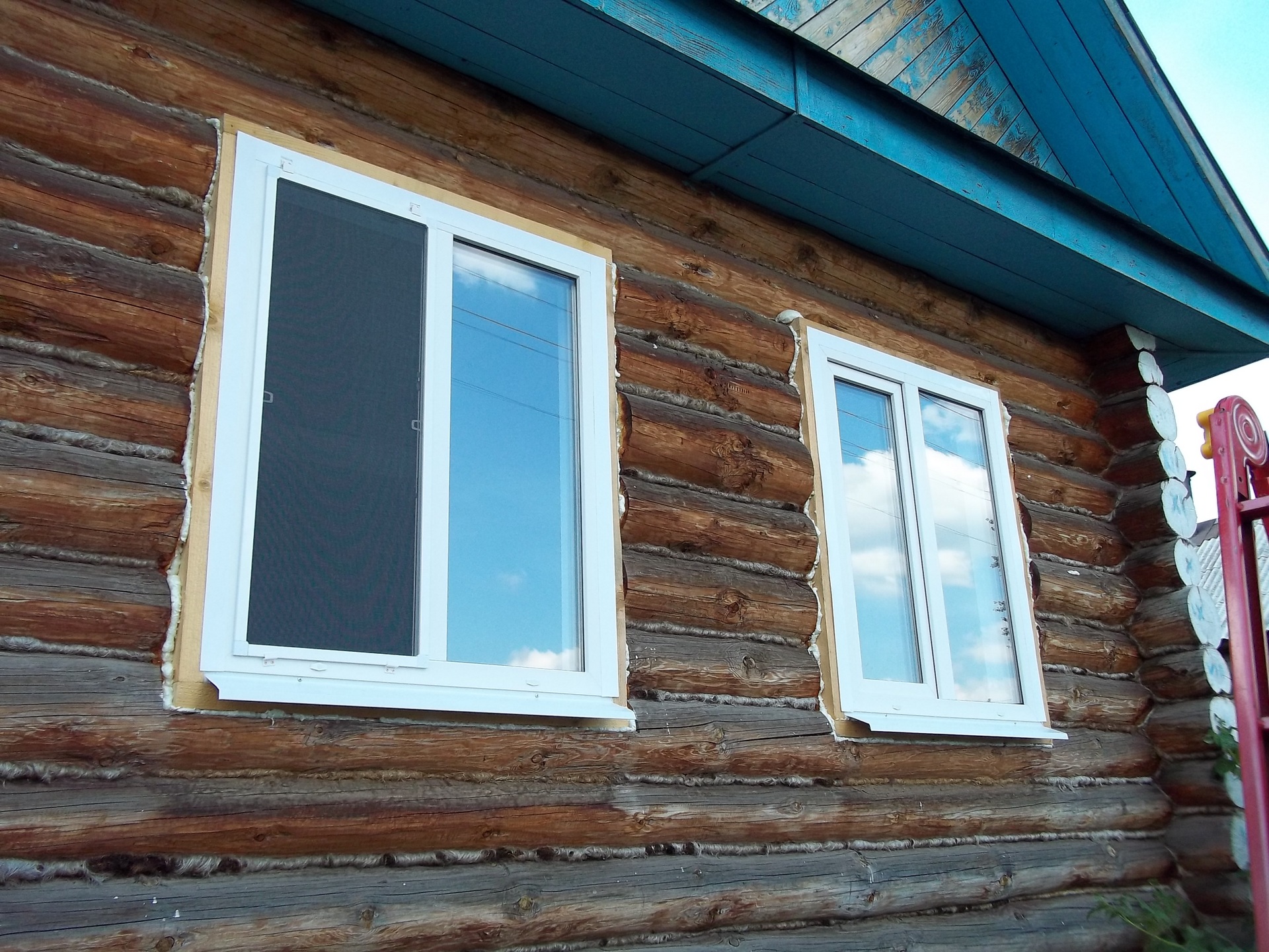 деревянные дома с пластиковыми окнами фото