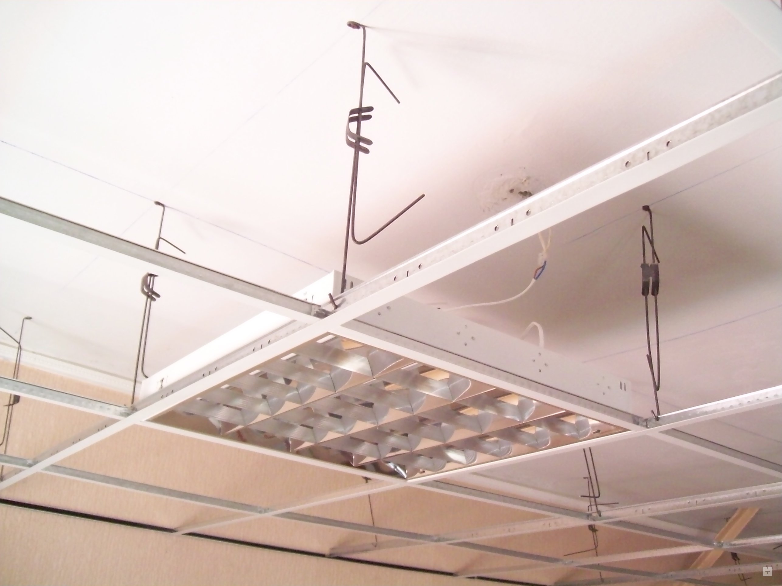 как сделать натяжной подвесной потолок